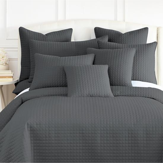 Péire Pillow Maisiúil Cuilteáilte Liath